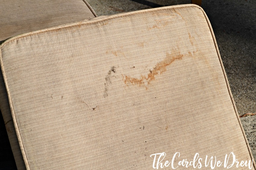 how-to-get-stains-off-patio-cushions